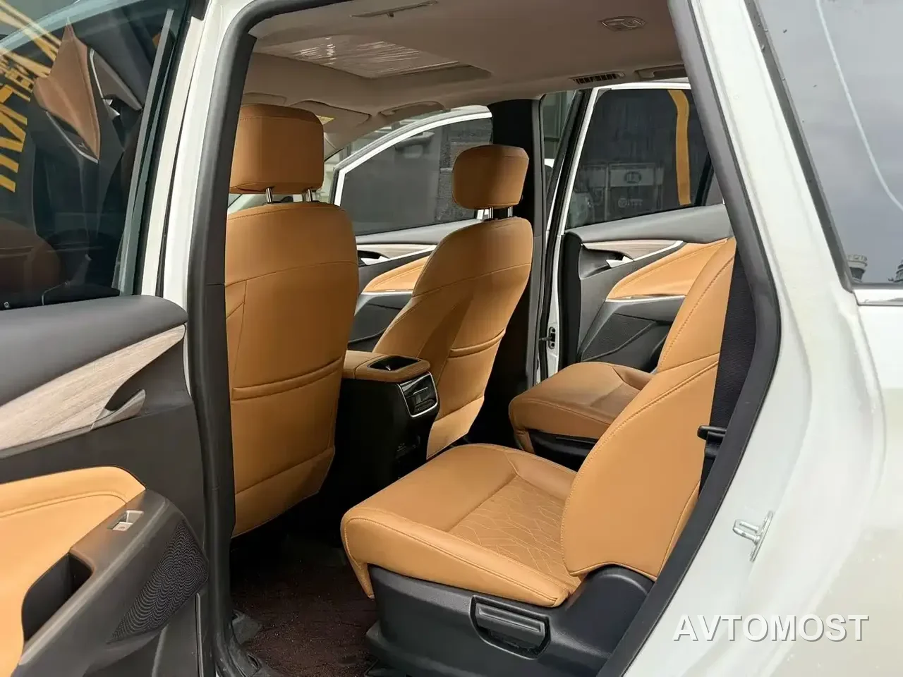 SAIC Maxus G50 PHEV 2025 Facelift Flagship Edition — фото 9