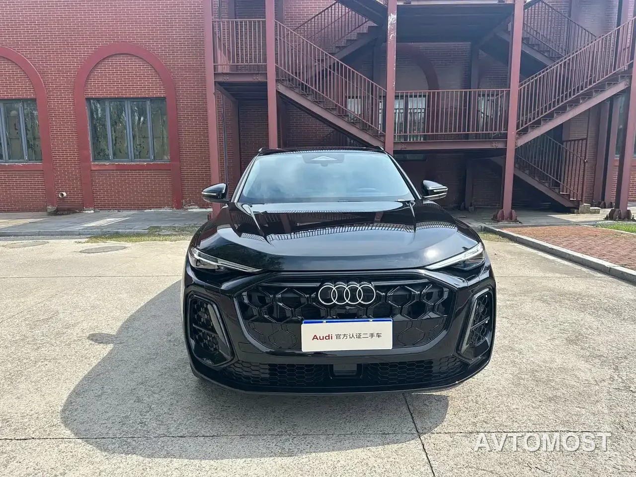 Audi Q5L 2026 Luxury Sport 150kW — фото 2