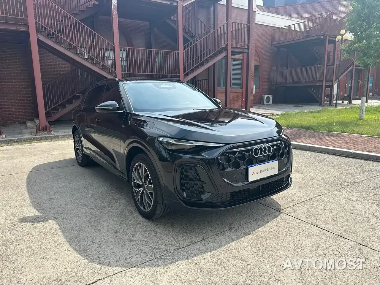 Audi Q5L 2026 Luxury Sport 150kW — фото 3