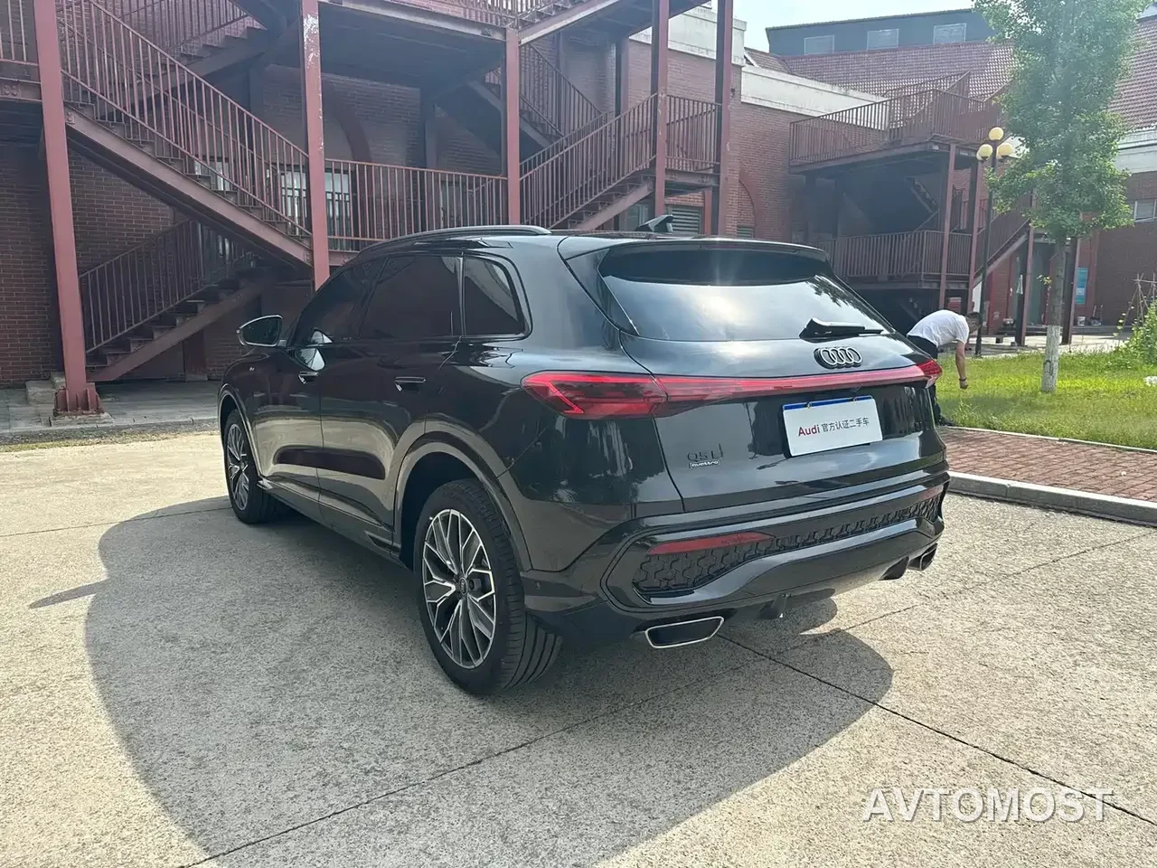 Audi Q5L 2026 Luxury Sport 150kW — фото 4