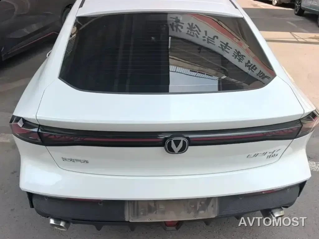 Changan UNI-V iDD 2023 ZhiDian iDD 1.5T 113km Smart Fun Edition — фото 6