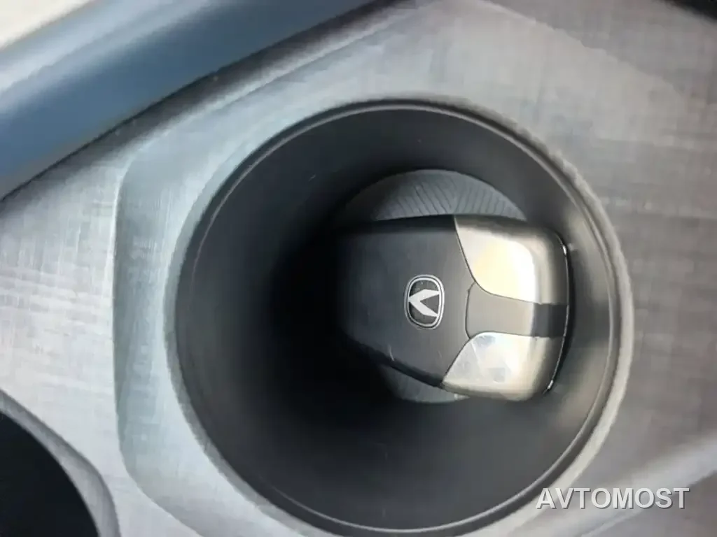 Changan UNI-V iDD 2023 ZhiDian iDD 1.5T 113km Smart Fun Edition — фото 21