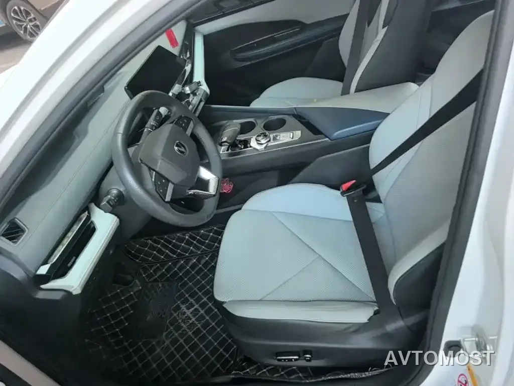 Changan UNI-V iDD 2023 ZhiDian iDD 1.5T 113km Smart Fun Edition — фото 13
