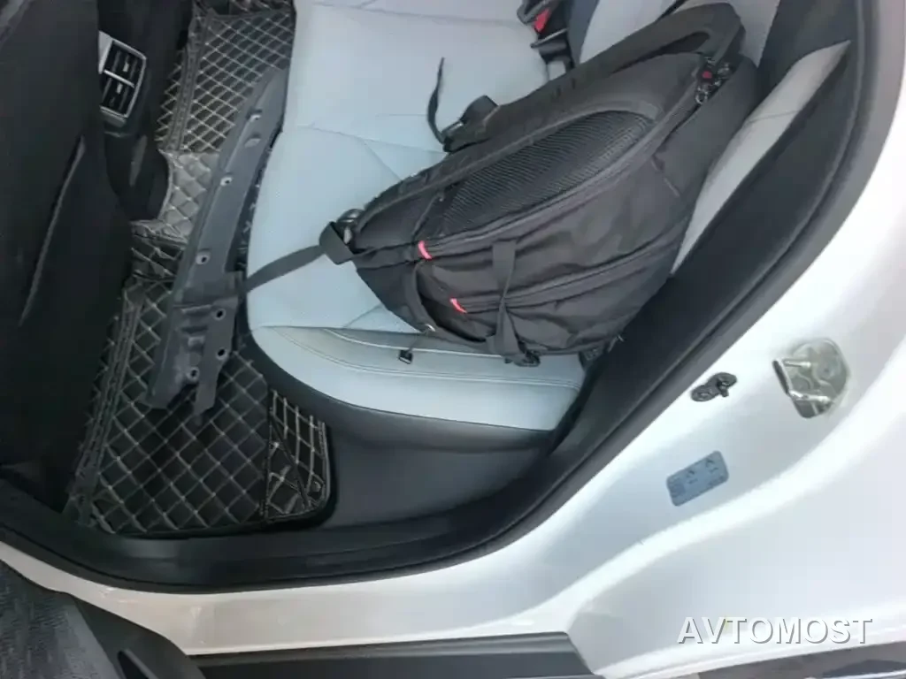 Changan UNI-V iDD 2023 ZhiDian iDD 1.5T 113km Smart Fun Edition — фото 23