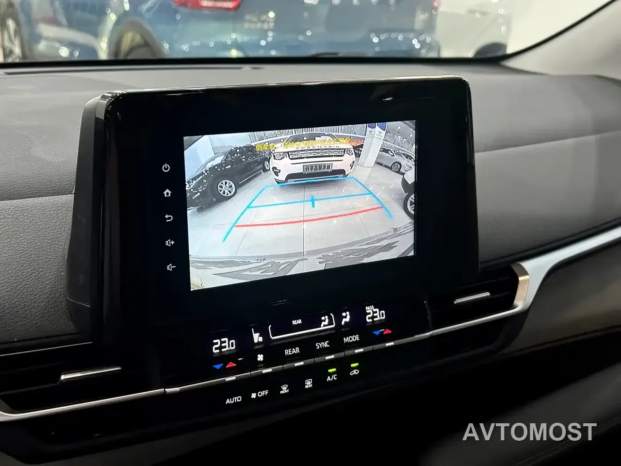 Toyota Granvia 2023 2.5L Hybrid Luxury Edition — фото 9