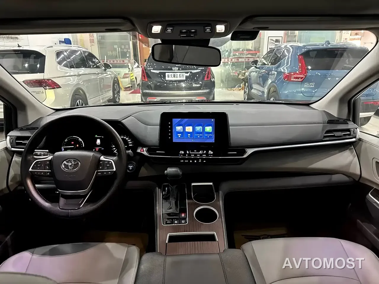Toyota Granvia 2023 2.5L Hybrid Luxury Edition — фото 24