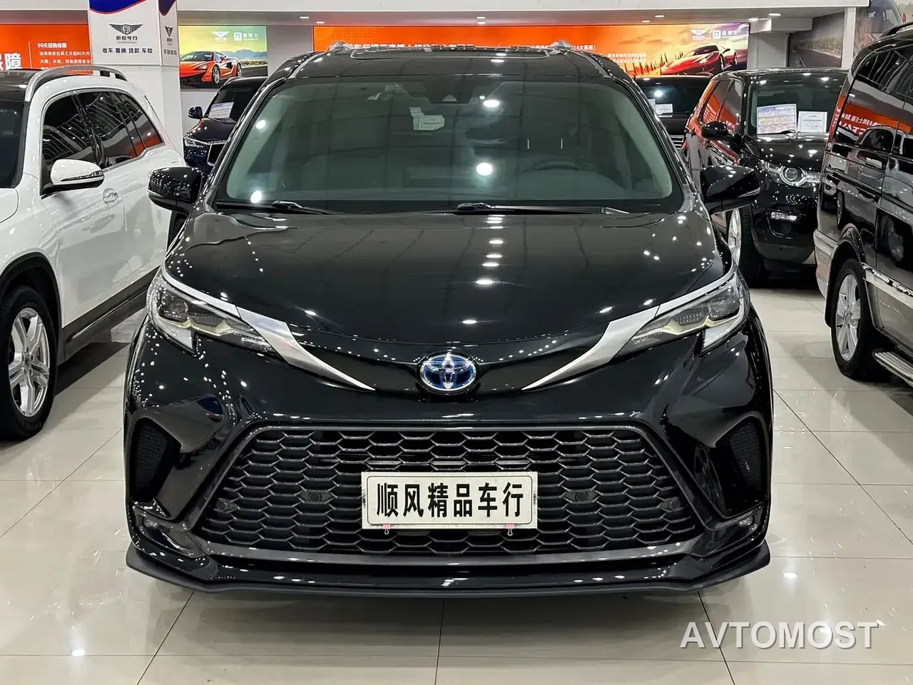 Toyota Granvia 2023 2.5L Hybrid Luxury Edition — фото 28