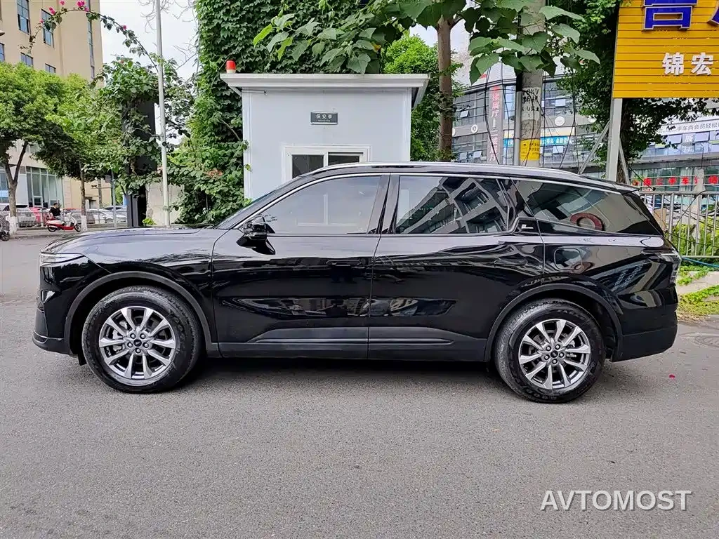 Ford Edge 2023 Edge L 2.0T EcoBoost E Hybrid FWD 7-Seater Luxury — фото 3