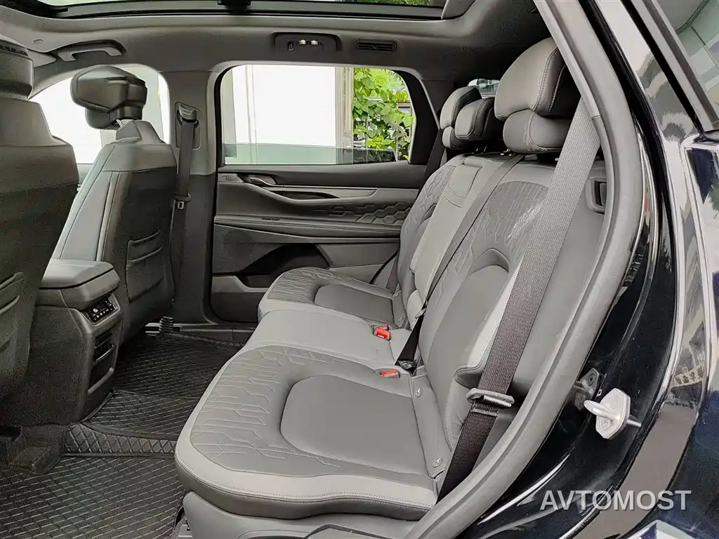 Ford Edge 2023 Edge L 2.0T EcoBoost E Hybrid FWD 7-Seater Luxury — фото 8