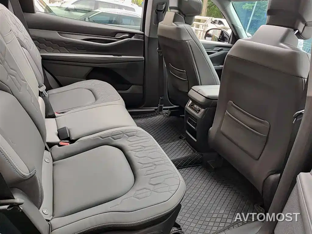Ford Edge 2023 Edge L 2.0T EcoBoost E Hybrid FWD 7-Seater Luxury — фото 10