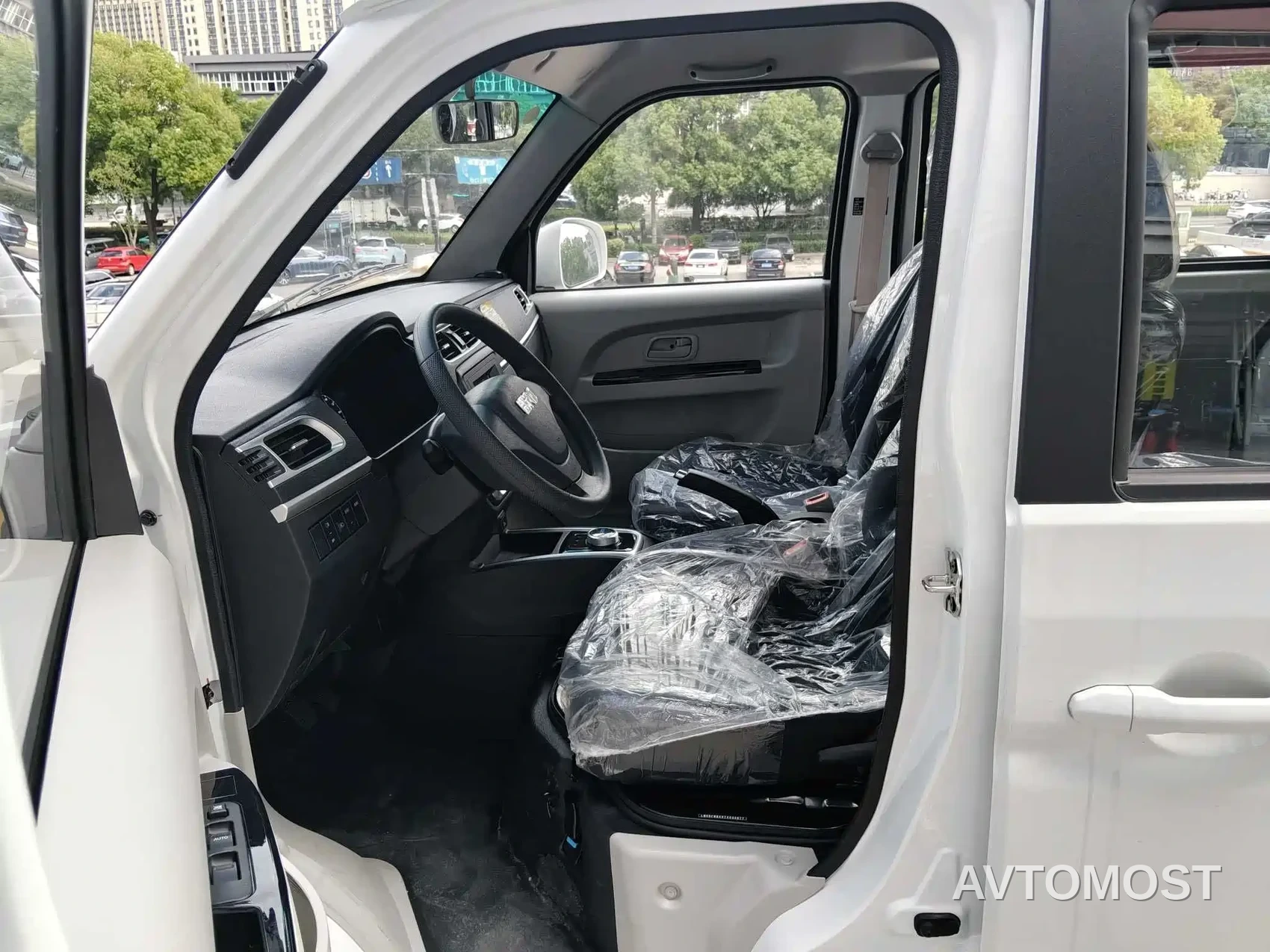 SRM Xinyuan Good Luck 2025 Voyage Edition BYD 42.3kWh 305km 6-seater — фото 10