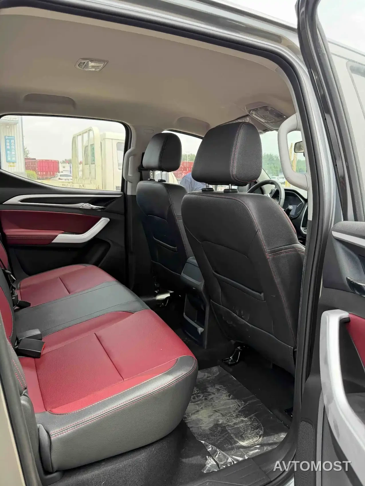 SAIC Maxus Interstellar 2023 Interstellar L 2.0T Diesel Automatic 2WD Elite Standard Box — фото 8