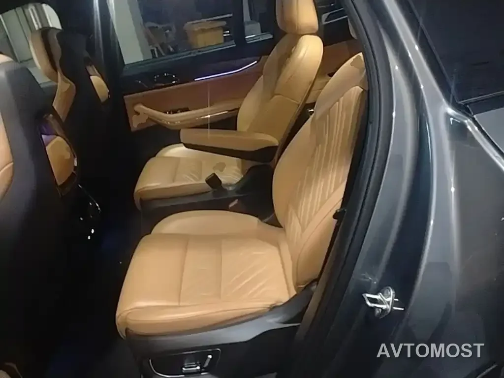 Lynk & Co 09 2021 2.0T Halo 6-Seater — фото 22