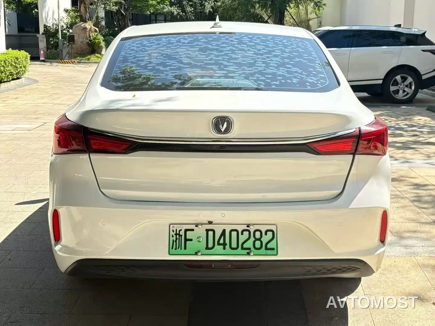 Changan Eado New Energy 2022 EV460 Smart Ride-Hailing Edition (LFP) — фото 3
