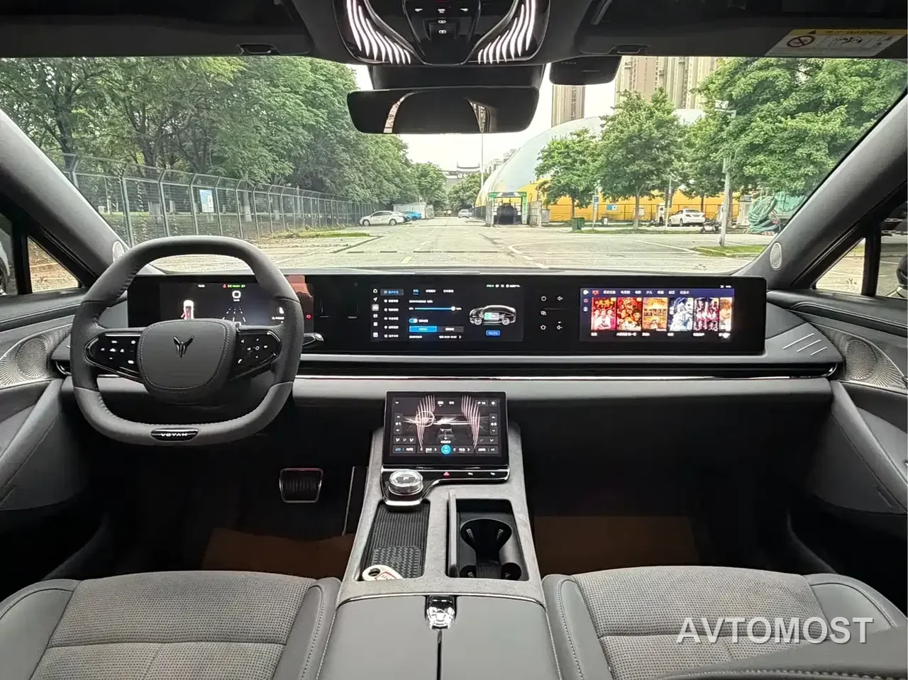VOYAH Zhuiguang 2024 PHEV AWD Ultra Long Range Flagship — фото 5