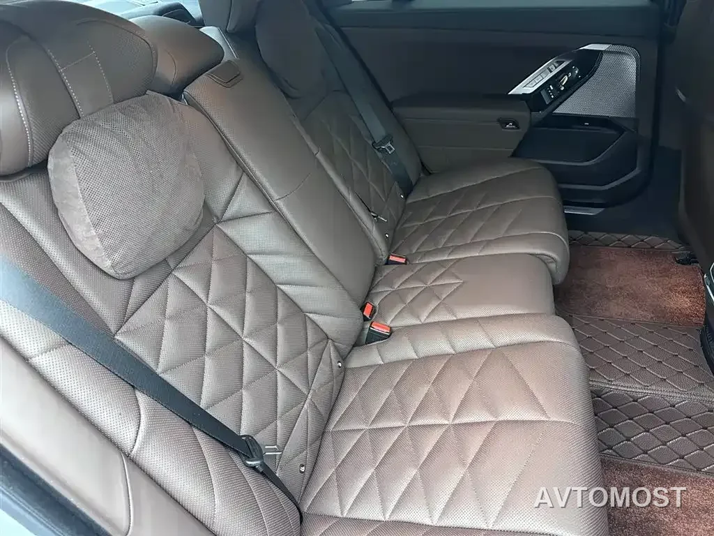 BMW i7 2023 eDrive50L Leading M Sport Package — фото 9