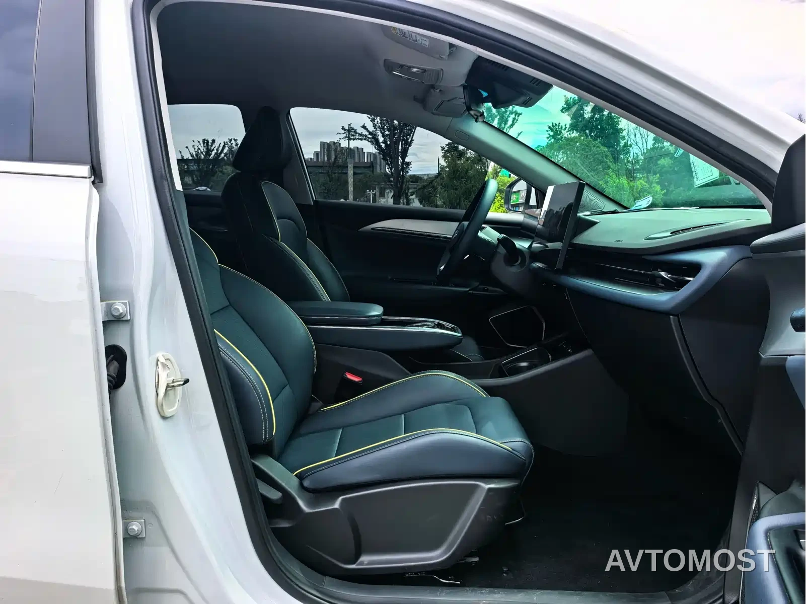 Geely Geometry G6 2024 500KM Premium — фото 10