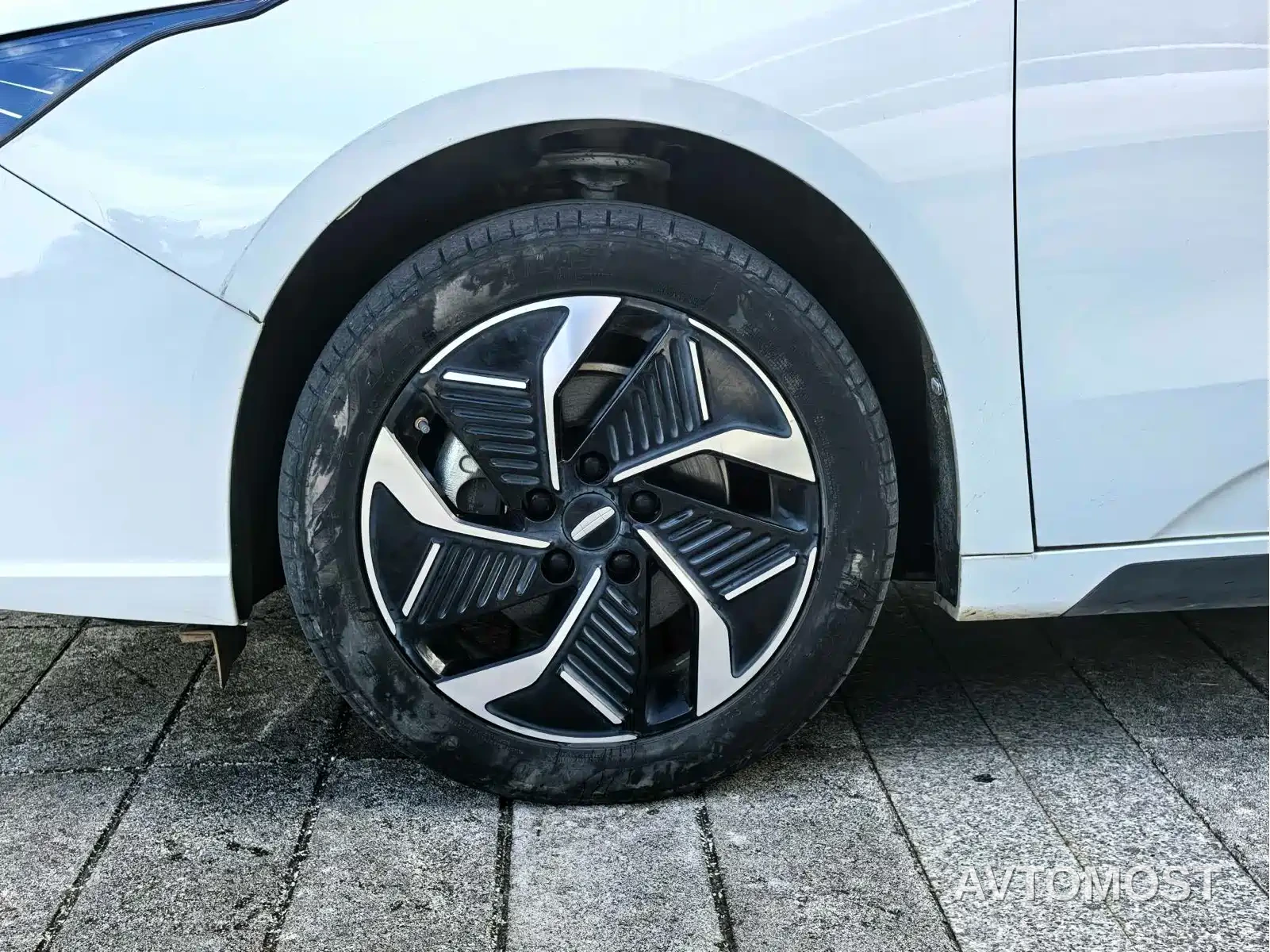 Geely Geometry G6 2024 500KM Premium — фото 6