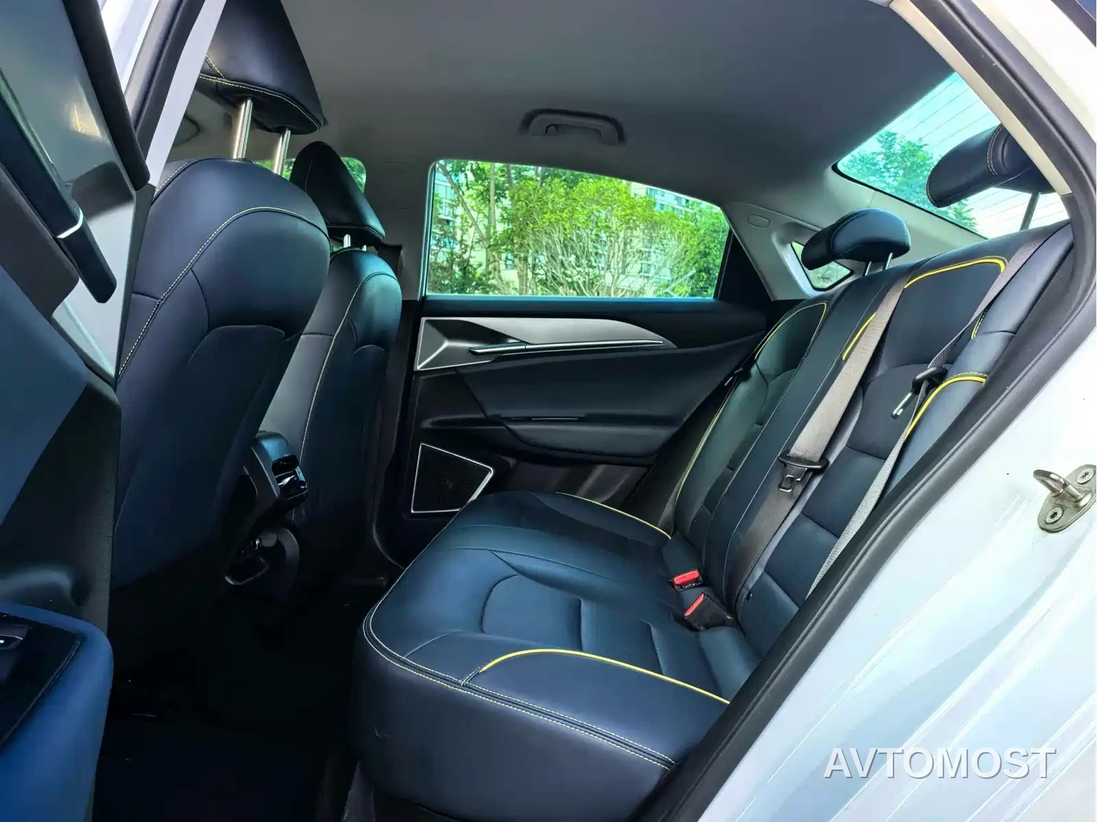 Geely Geometry G6 2024 500KM Premium — фото 16