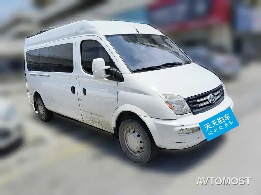 SAIC Maxus Xintu V80 2021 2.0T AMT Classic Aoyuntong 139PS Medium Wheelbase Medium Roof 6/7/8/9 Seater — фото 3