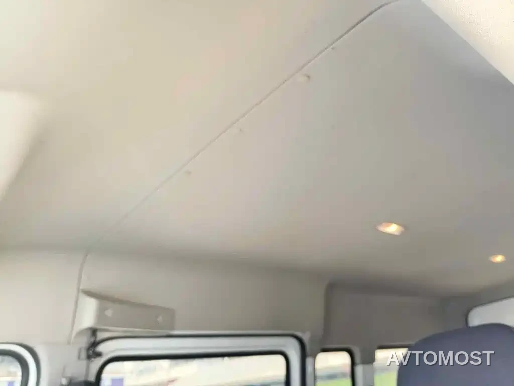 SAIC Maxus Xintu V80 2021 2.0T AMT Classic Aoyuntong 139PS Medium Wheelbase Medium Roof 6/7/8/9 Seater — фото 13