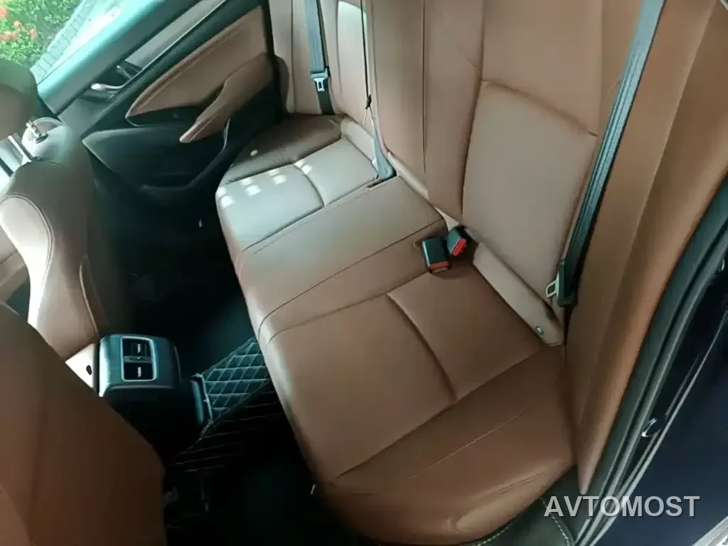 Honda Inspire 2019 Sharp Hybrid 2.0L Pure Elegance China VI — фото 16