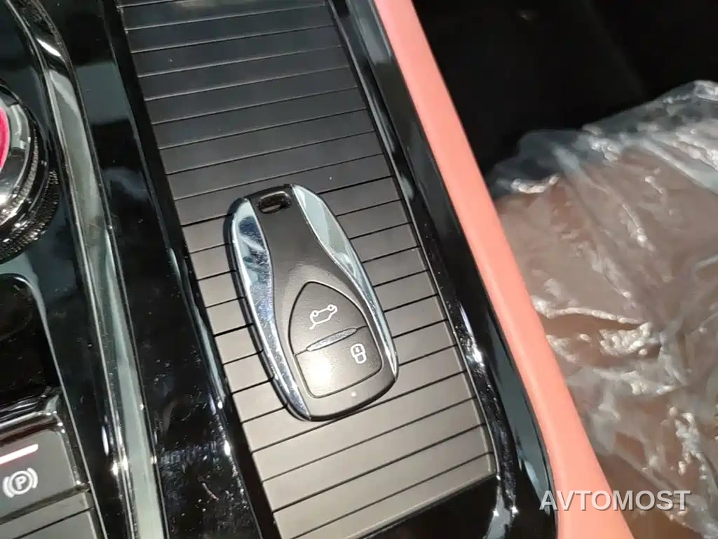 Skyworth HT-i 2022 1.5L PHEV 205KM Zhiyuan Edition Plus — фото 13