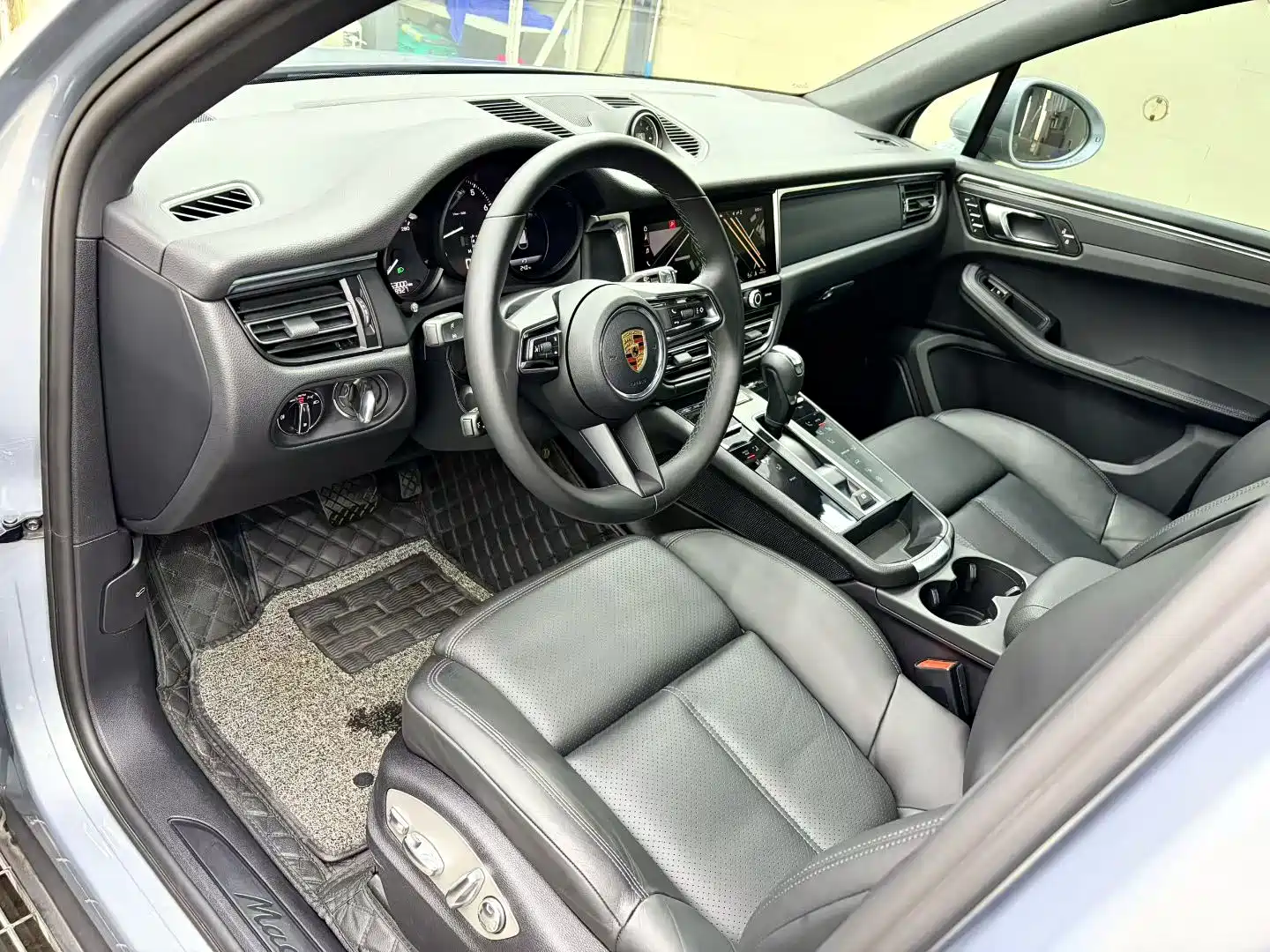 Porsche Macan 2022 Macan 2.0T — фото 6