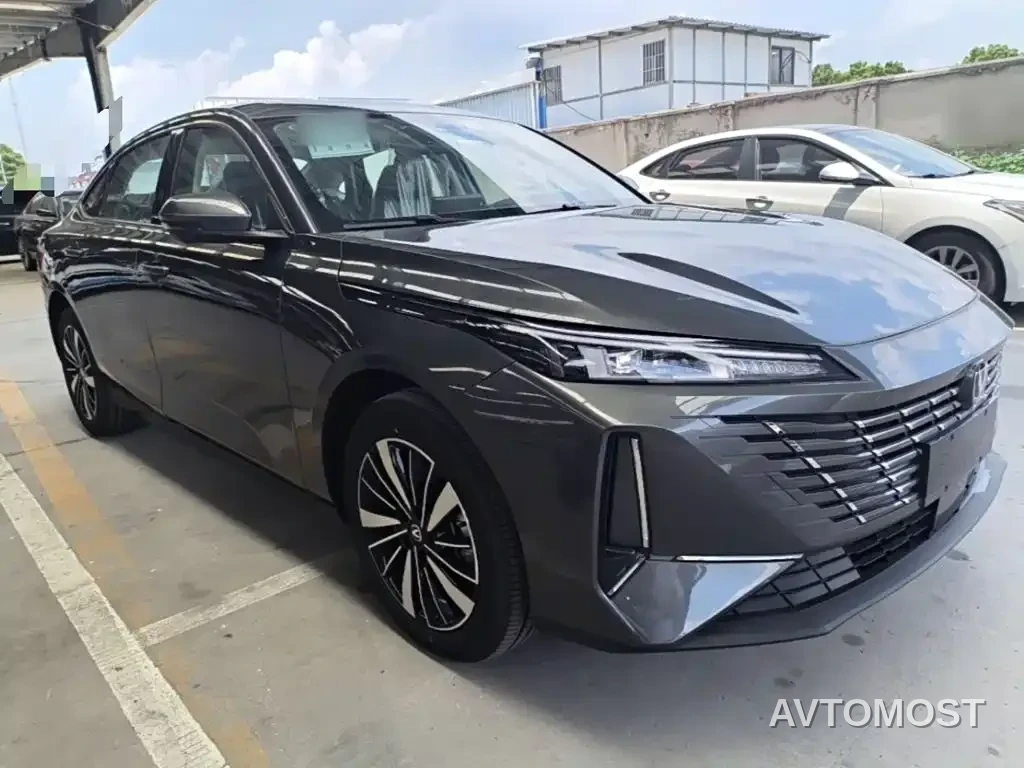 Changan Eado PHEV 2025 Smart New Blue Whale 145KM Battleship Edition — фото 4