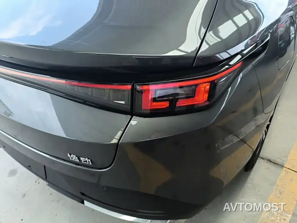 Changan Eado PHEV 2025 Smart New Blue Whale 145KM Battleship Edition — фото 5