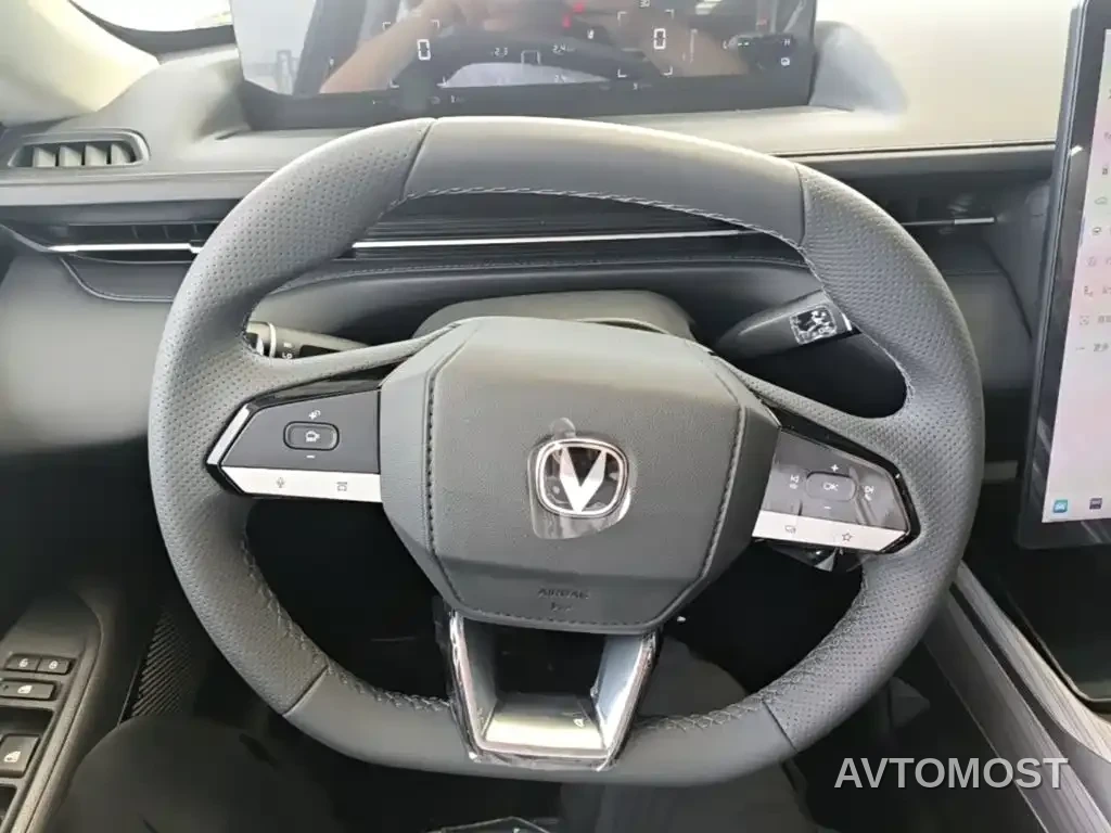 Changan Eado PHEV 2025 Smart New Blue Whale 145KM Battleship Edition — фото 7
