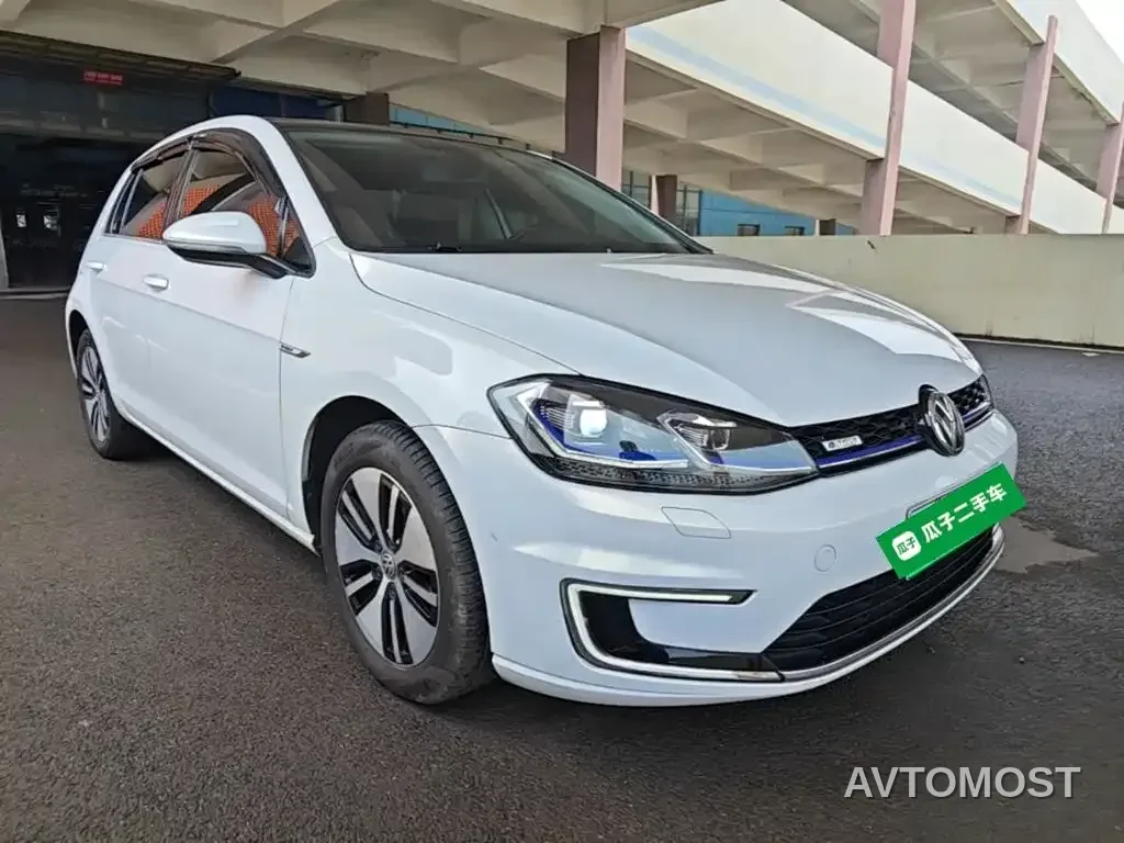 Volkswagen Golf Electric 2020 Chi — фото 17