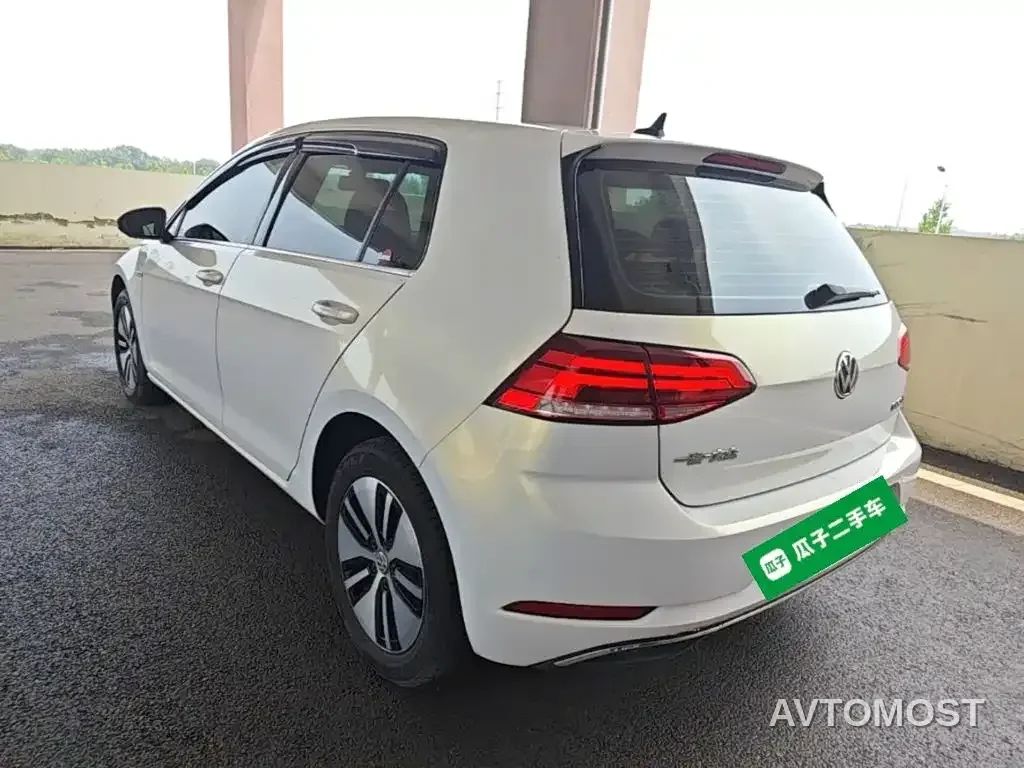 Volkswagen Golf Electric 2020 Chi — фото 18