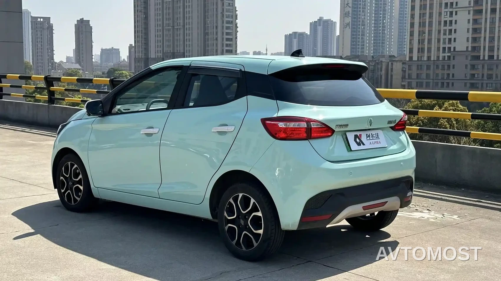 JMCG New Energy Yizhi EV3 2023 Youth Edition 320KM Luxury — фото 4