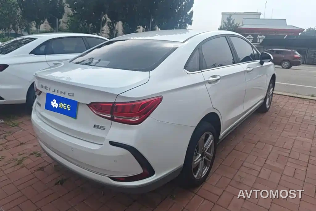 BAIC Beijing EU5 2025 Hongtu Standard Edition — фото 3