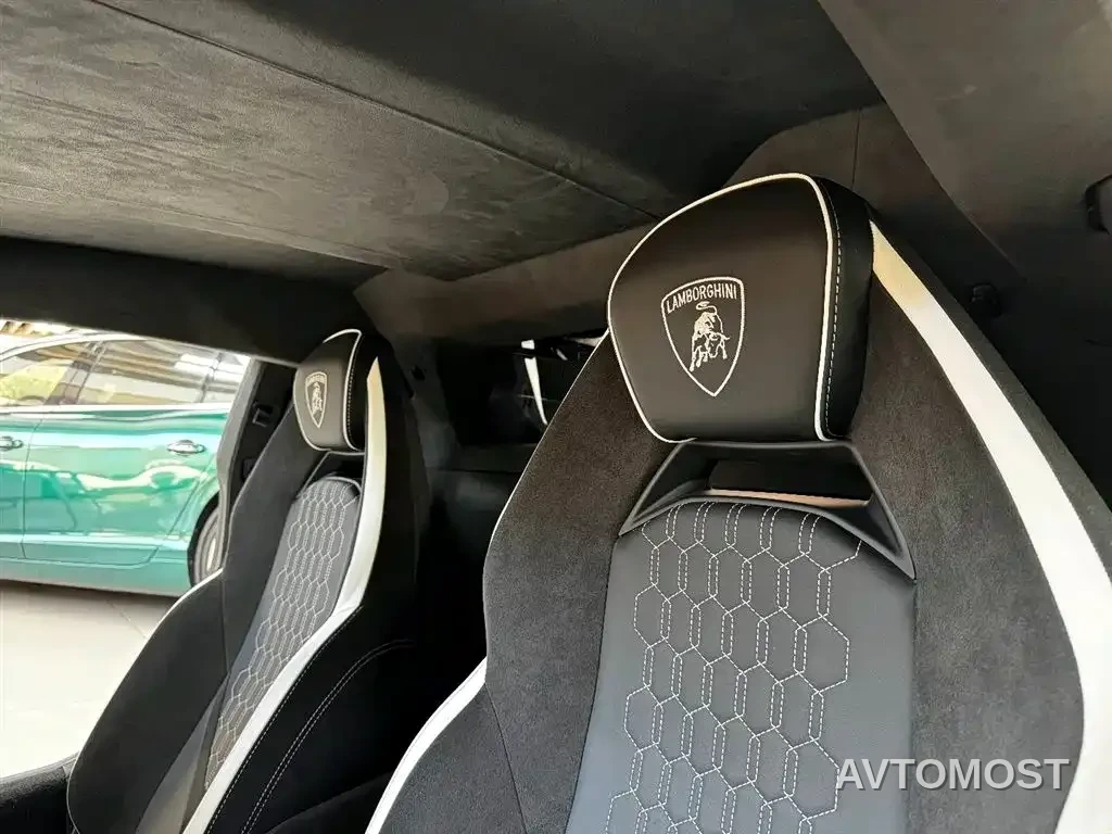 Lamborghini Revuelto 2023 6.5L PHEV Standard — фото 10
