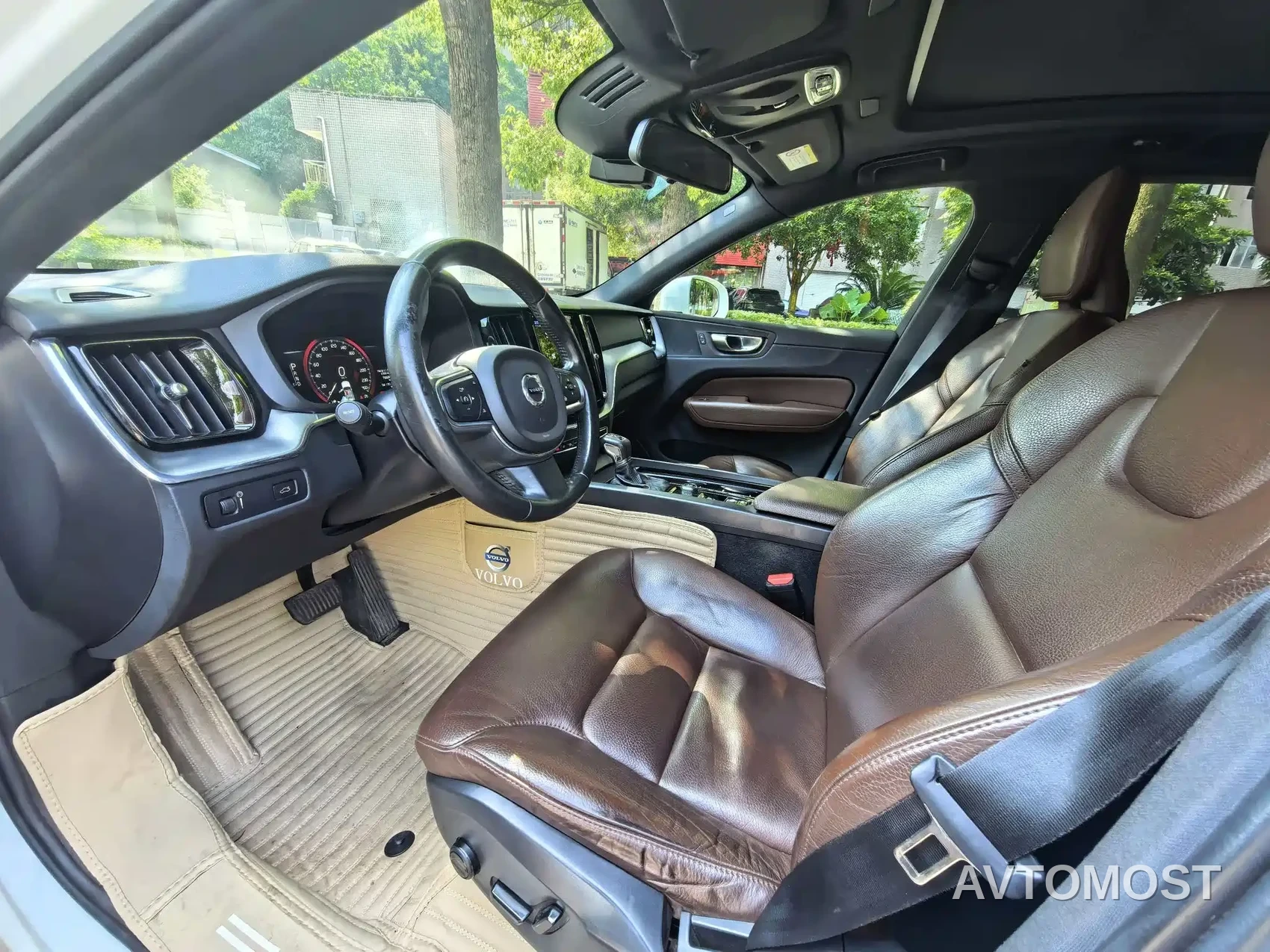 Volvo XC60 2021 T5 AWD R-Design — фото 4