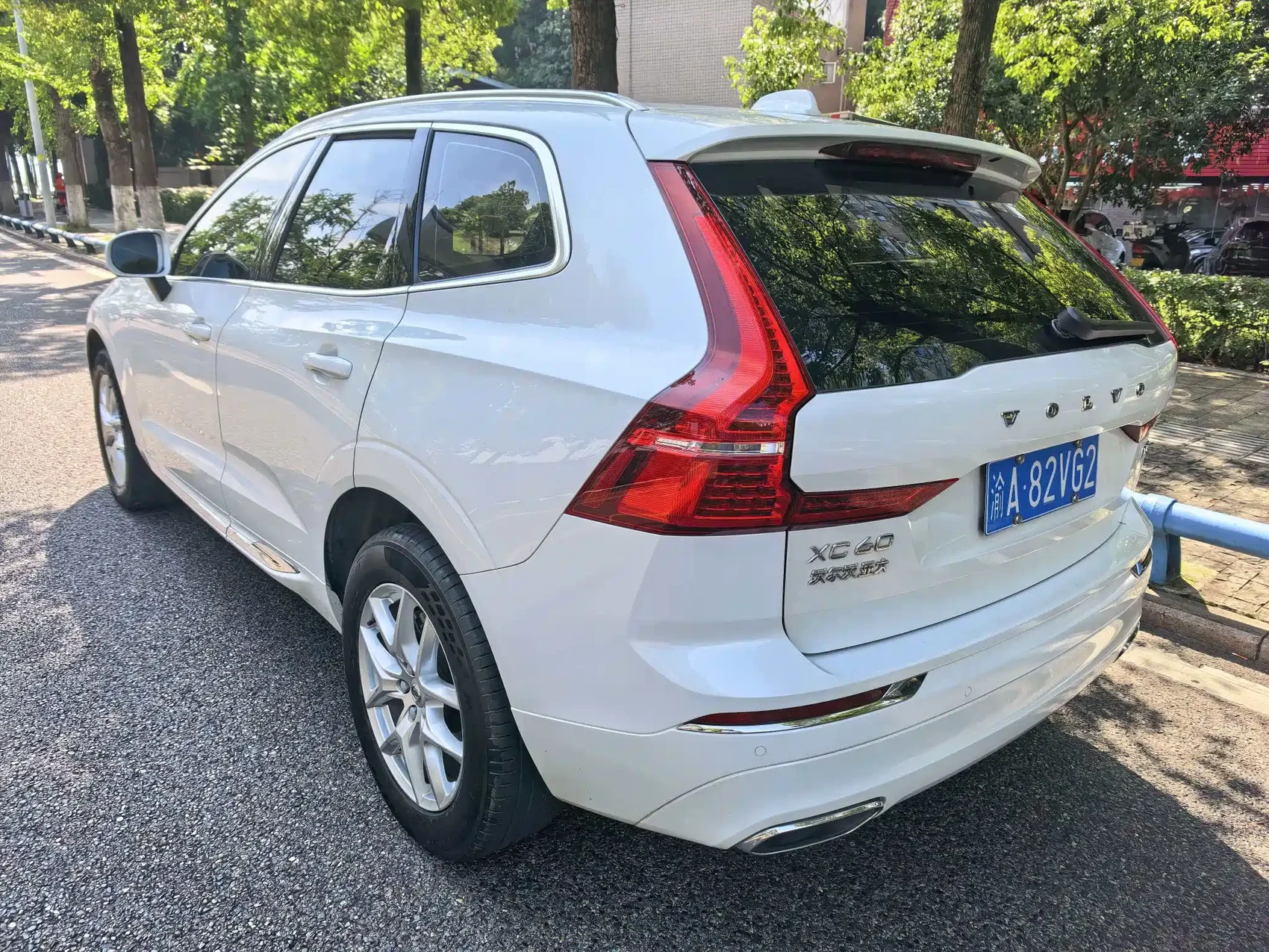 Volvo XC60 2021 T5 AWD R-Design — фото 7
