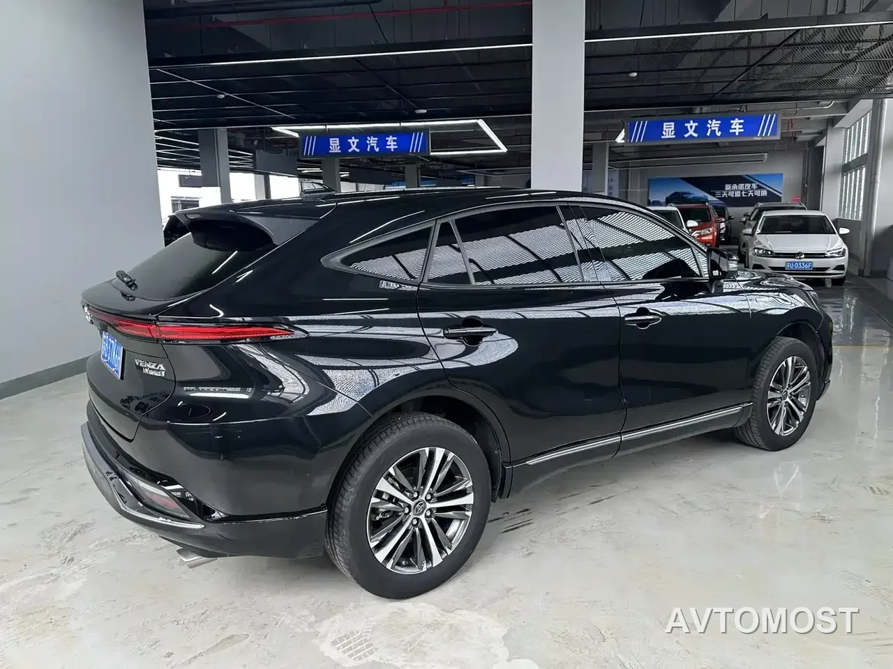 Toyota Venza 2023 2.5L Smart Hybrid FWD Luxury — фото 2