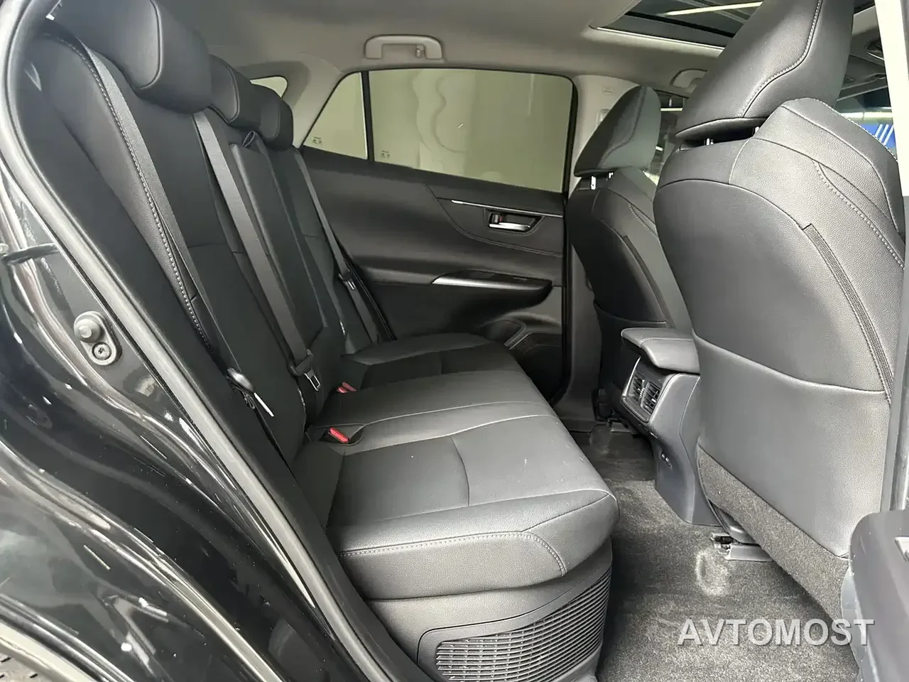 Toyota Venza 2023 2.5L Smart Hybrid FWD Luxury — фото 4