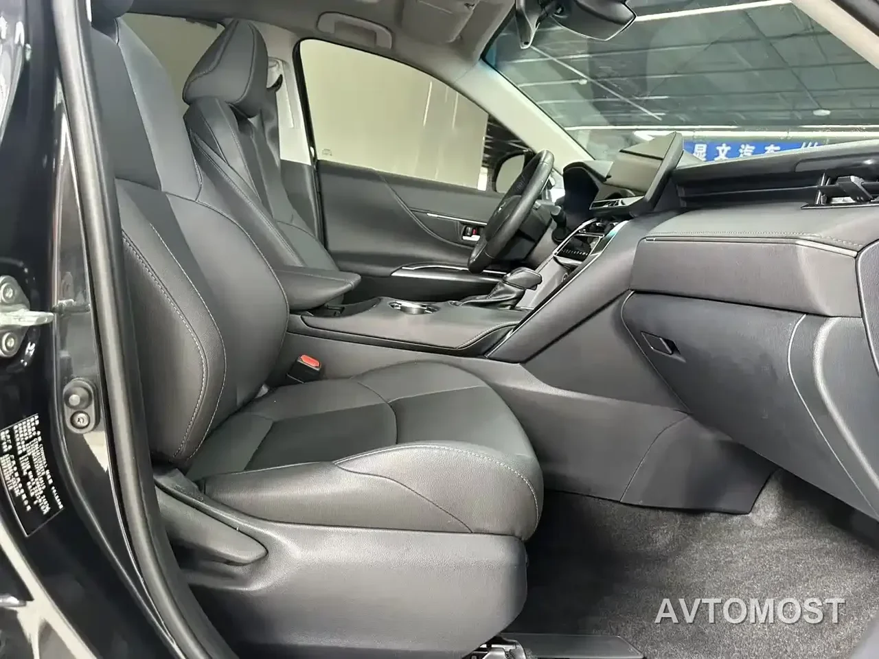 Toyota Venza 2023 2.5L Smart Hybrid FWD Luxury — фото 5