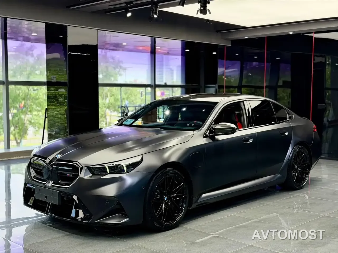BMW M5 New Energy 2025 M5 — фото 1