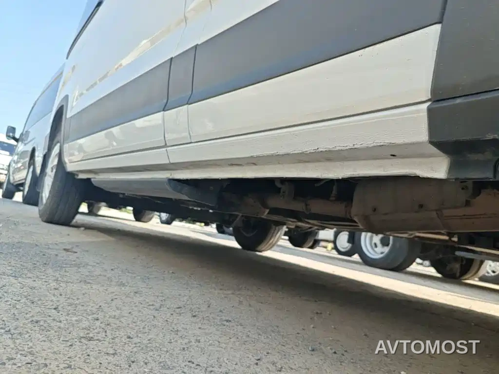 SAIC Maxus Xintu V90 2024 Zhijie 2.0T Automatic FWD Long Wheelbase High Roof Single Rear Tire 6/7-Seater — фото 18