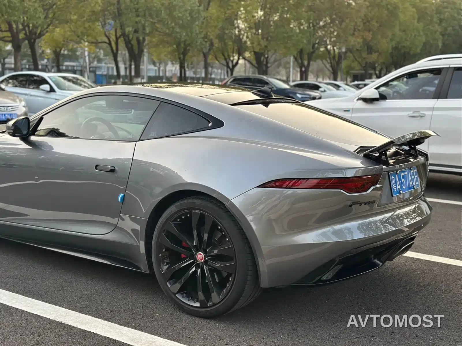 Jaguar F-TYPE 2022 P300 Hardtop R-DYNAMIC BLACK — фото 6