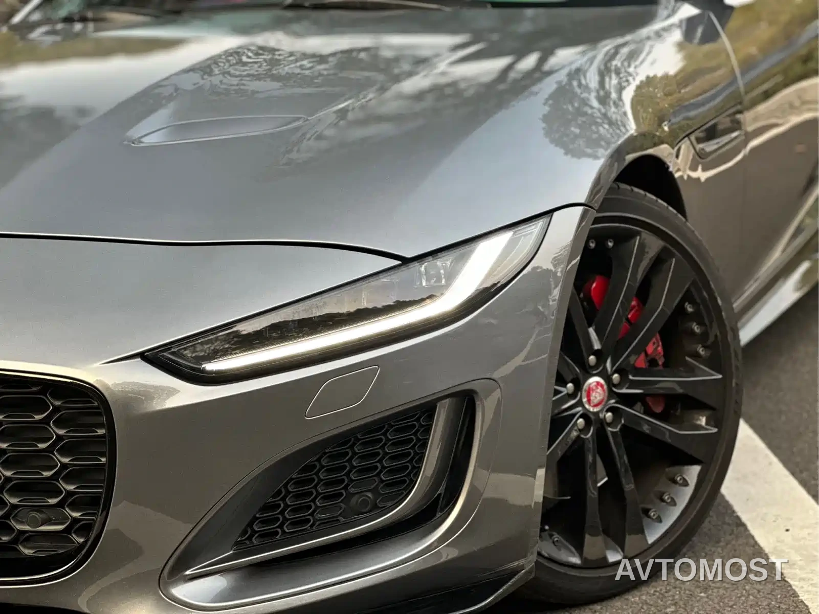 Jaguar F-TYPE 2022 P300 Hardtop R-DYNAMIC BLACK — фото 10