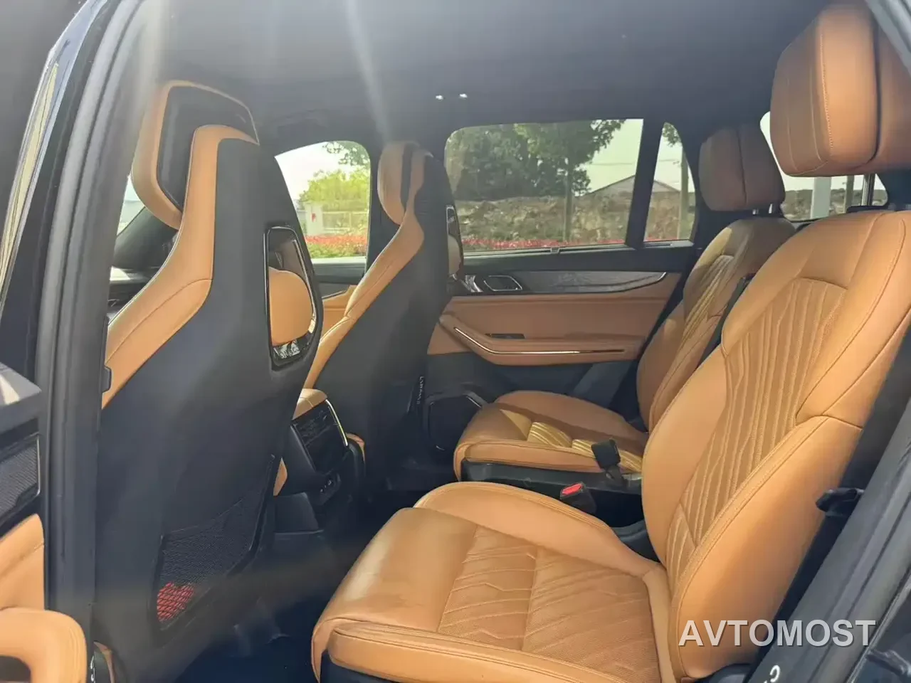 Lynk & Co 09 EM-P 2021 2.0T PHEV Ultra 6-seater — фото 9