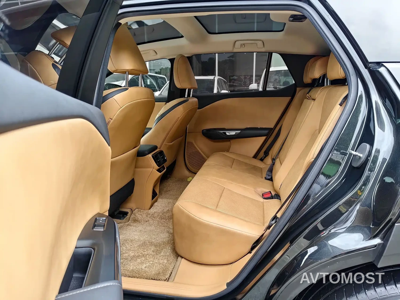 Lexus RZ 2023 450e 4WD Deluxe — фото 15