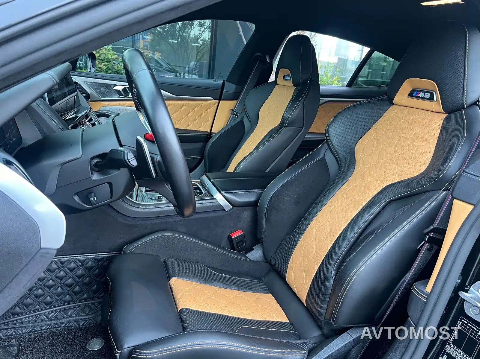 BMW M8 2020 M8 4-Door Coupe Thunder Edition — фото 8