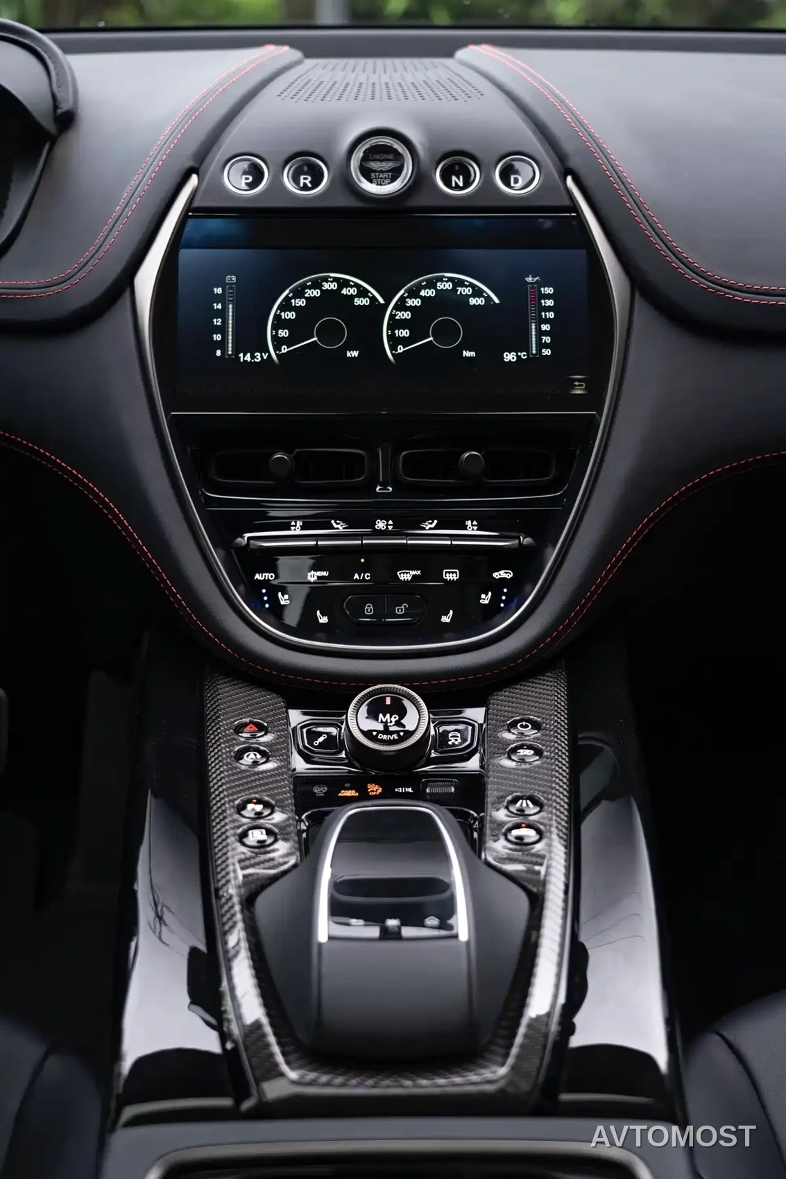 Aston Martin DBX 2023 Model 4.0T V8 707 — фото 19