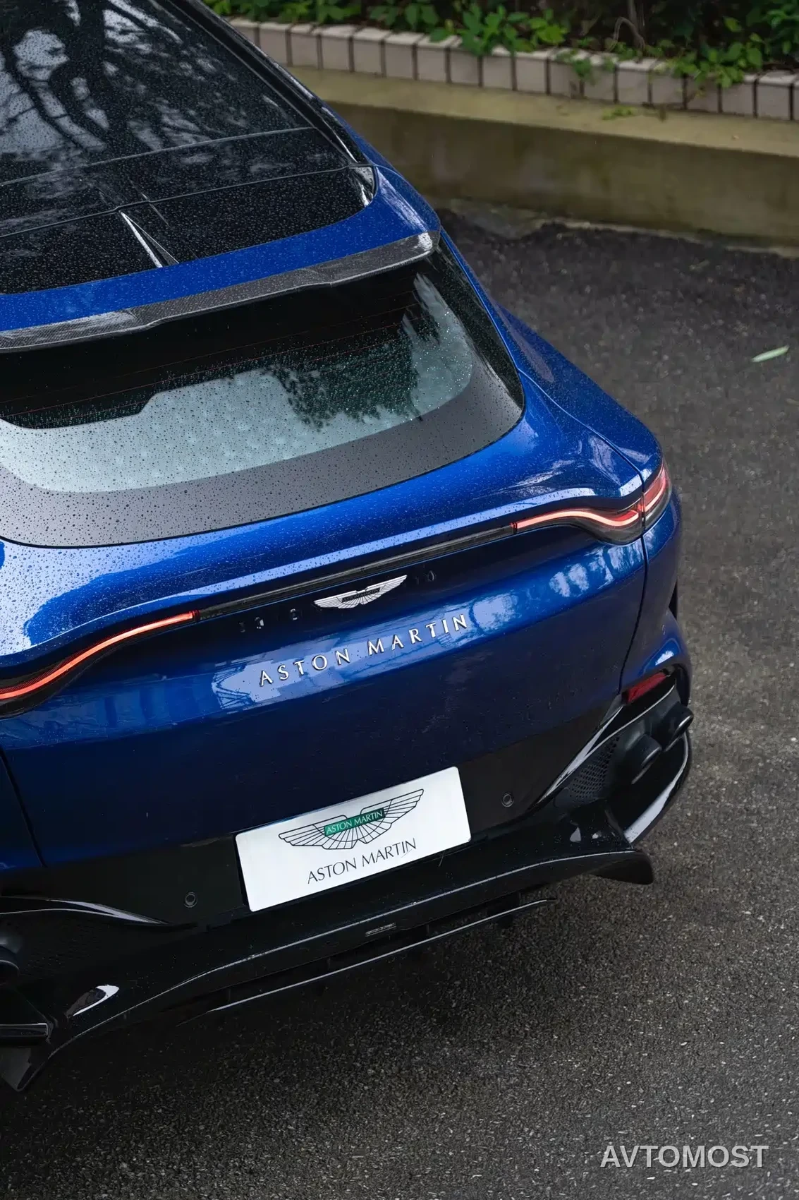 Aston Martin DBX 2023 Model 4.0T V8 707 — фото 25